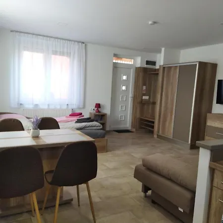 Apartamento Mona *