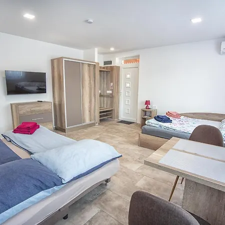 Apartment Mona