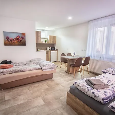 Mona Apartment *