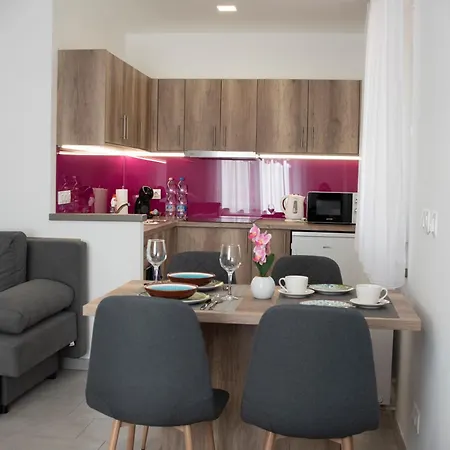 Mona Apartament